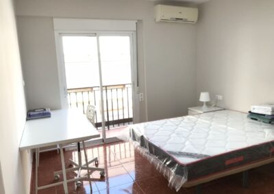 alquiler-habitaciones-estudiantes-burjassot-campus-valencia-mestre-arturo-padilla-dormitorio-1 (1)